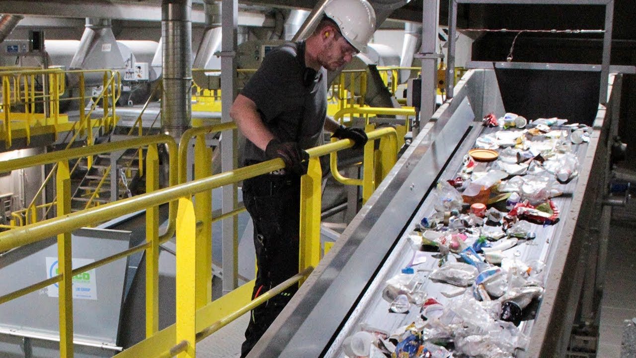 Vorschaubild zum Video: Kunststoffrecycling Ressourceneffizienz durch optimierte Sortierverfahren